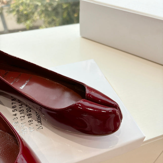 MARLOUGIELA STRASS BALLERINAS IN BURGUNDY RED PATENT SMOOTH CALFSKIN