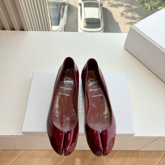 MARLOUGIELA STRASS BALLERINAS IN BURGUNDY RED PATENT SMOOTH CALFSKIN