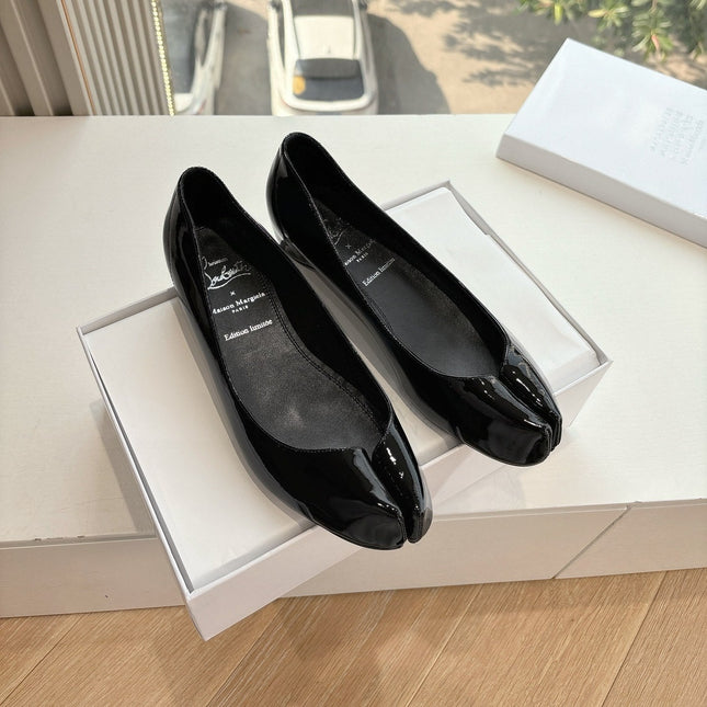 MARLOUGIELA STRASS BALLERINAS IN BLACK PATENT SMOOTH CALFSKIN