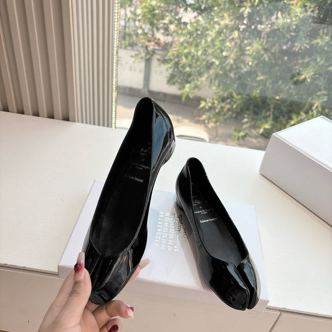 MARLOUGIELA STRASS BALLERINAS IN BLACK PATENT SMOOTH CALFSKIN