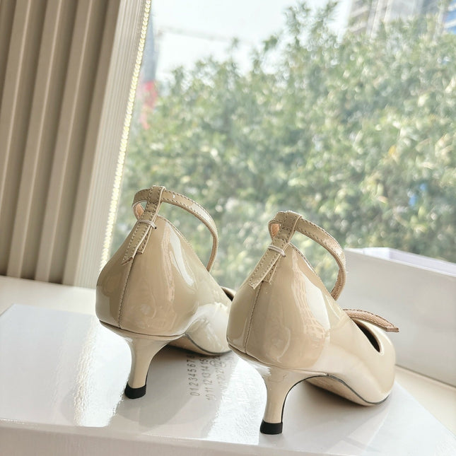 POINTED-TOE ANKLE STRAP PUMPS IN BEIGE PATENT CALFSKIN