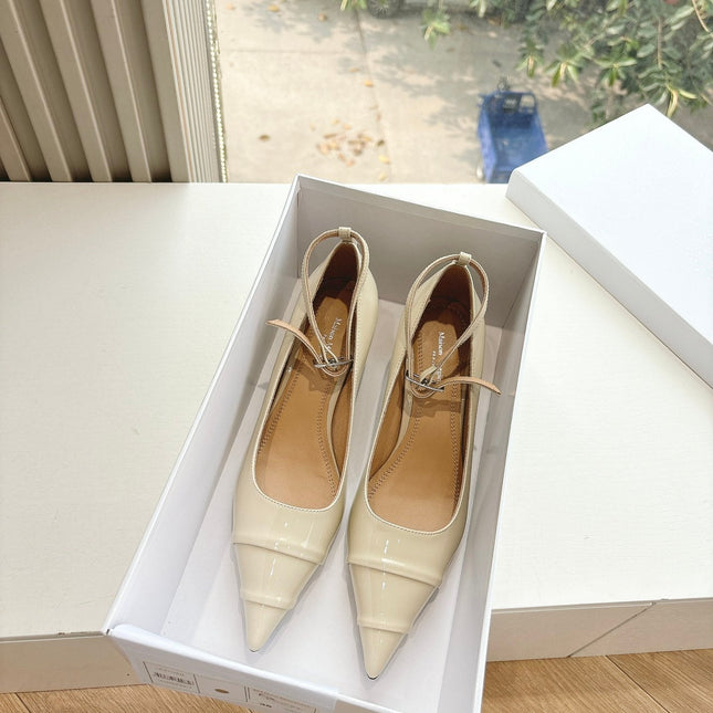 POINTED-TOE ANKLE STRAP PUMPS IN BEIGE PATENT CALFSKIN