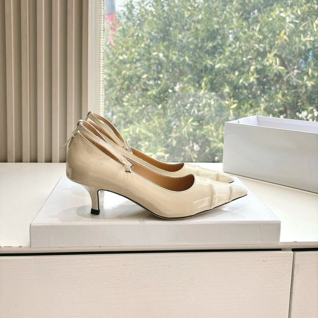 POINTED-TOE ANKLE STRAP PUMPS IN BEIGE PATENT CALFSKIN