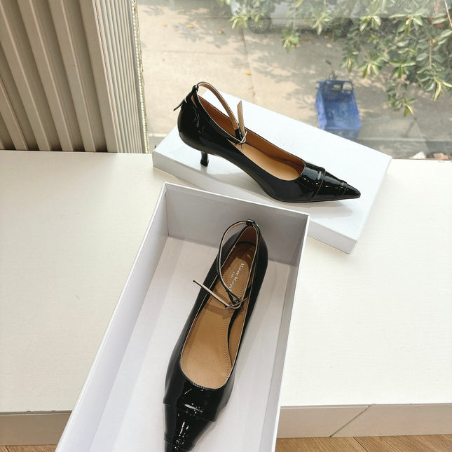 POINTED-TOE ANKLE STRAP PUMPS IN BLACK PATENT CALFSKIN