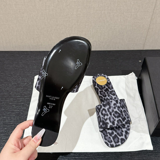 SL CARLYLE LEOPARD SLIPPERS BLACK-WHITE CANVAS
