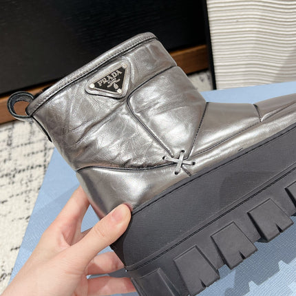 MONOLITH ANKLE BOOTS IN METALLIC GRAY CALFSKIN AND LAMB FUR LINING