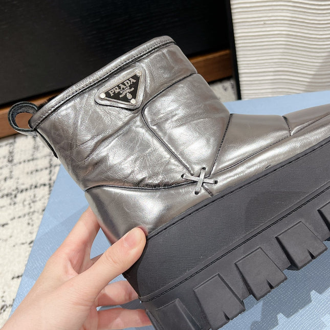 MONOLITH ANKLE BOOTS IN METALLIC GRAY CALFSKIN AND LAMB FUR LINING
