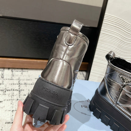 MONOLITH ANKLE BOOTS IN METALLIC GRAY CALFSKIN AND LAMB FUR LINING