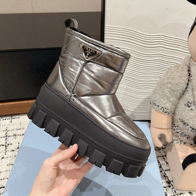 MONOLITH ANKLE BOOTS IN METALLIC GRAY CALFSKIN AND LAMB FUR LINING