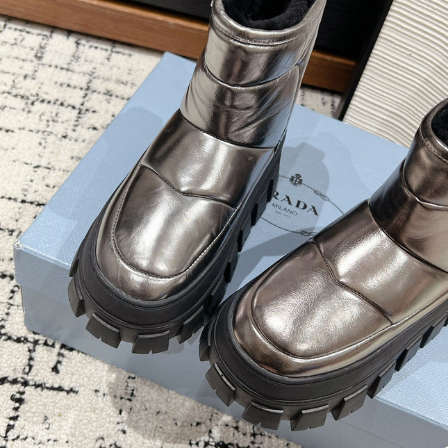 MONOLITH ANKLE BOOTS IN METALLIC GRAY CALFSKIN AND LAMB FUR LINING