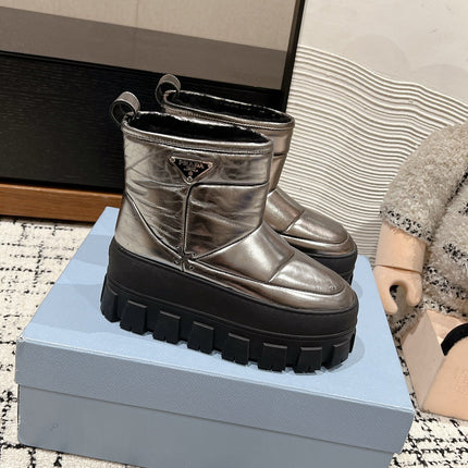 MONOLITH ANKLE BOOTS IN METALLIC GRAY CALFSKIN AND LAMB FUR LINING