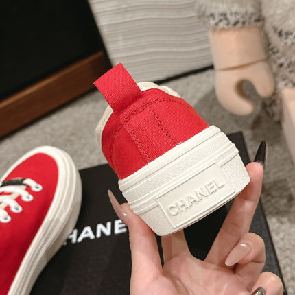 LACE-UP SNEAKERS IN CHERRY RED CANVAS