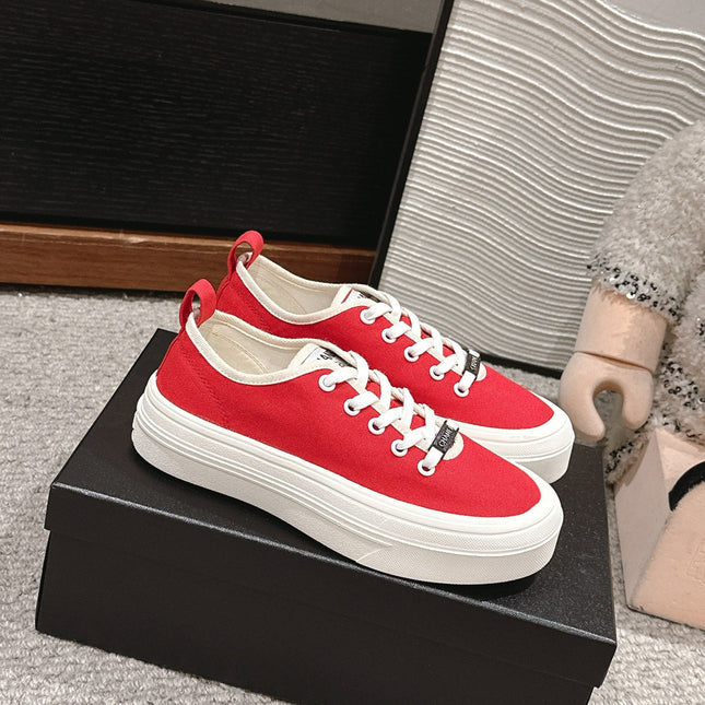 LACE-UP SNEAKERS IN CHERRY RED CANVAS
