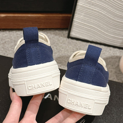 LACE-UP SNEAKERS IN NAVY BLUE CANVAS