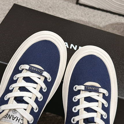 LACE-UP SNEAKERS IN NAVY BLUE CANVAS