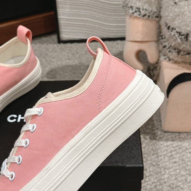 LACE-UP SNEAKERS IN PASTEL PINK CANVAS