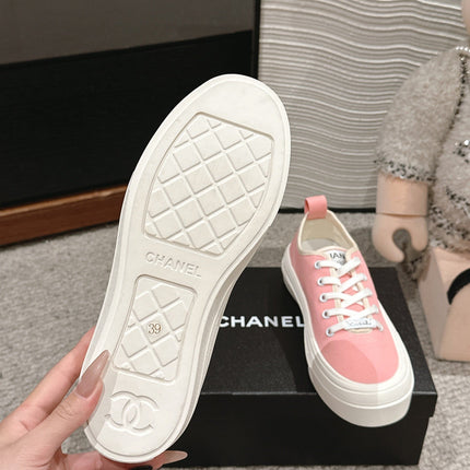 LACE-UP SNEAKERS IN PASTEL PINK CANVAS