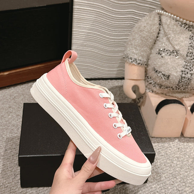 LACE-UP SNEAKERS IN PASTEL PINK CANVAS
