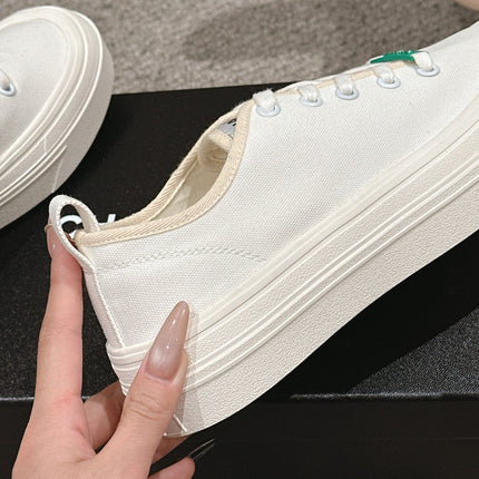 LACE-UP SNEAKERS IN WHITE CANVAS