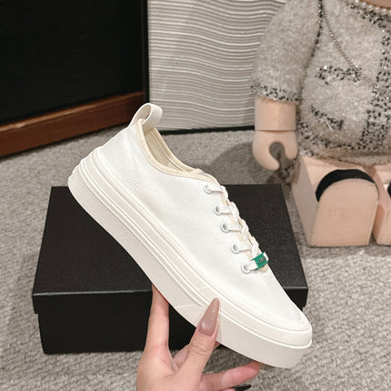 LACE-UP SNEAKERS IN WHITE CANVAS