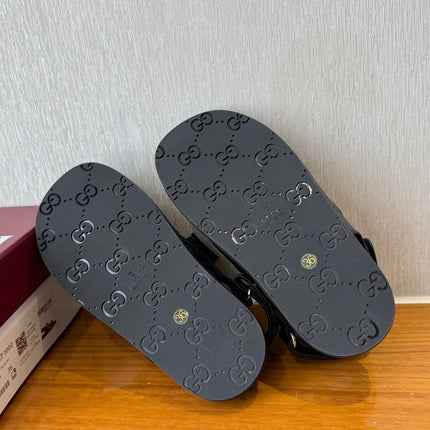 GG SANDALS S25 IN BLACK LAMBSKIN EMBOSSED LOGO WITH GOLD HARDWARE