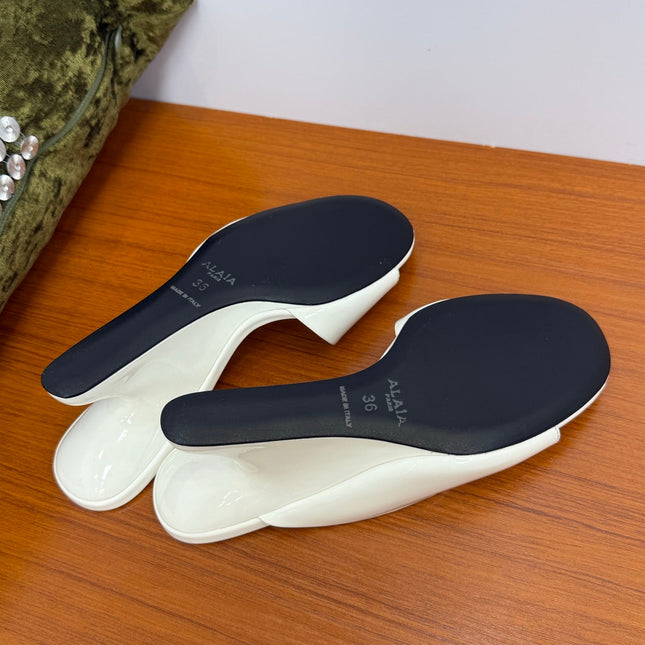 ALAIA WEDGE SANDALS 25S IN WHITE LAMBSKIN