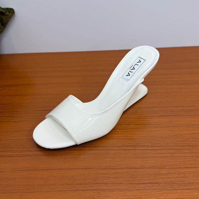 ALAIA WEDGE SANDALS 25S IN WHITE LAMBSKIN