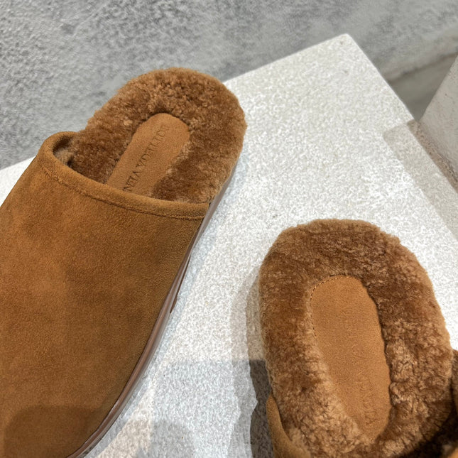 SNAP SLIPPER IN BRONZE BROWN SUEDE AND SHEARLING LINING