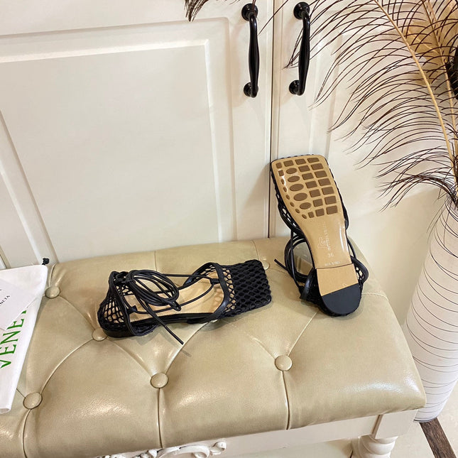 STRETCH LACE-UP FLAT SANDAL IN BLACK METALLIZED MESH AND LEATHER