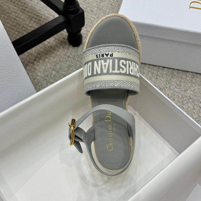 DWAY WEDGE SANDAL 25S 95MM IN GRAY EMBROIDERED COTTON RAFFIA SOLE