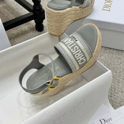DWAY WEDGE SANDAL 25S 95MM IN GRAY EMBROIDERED COTTON RAFFIA SOLE