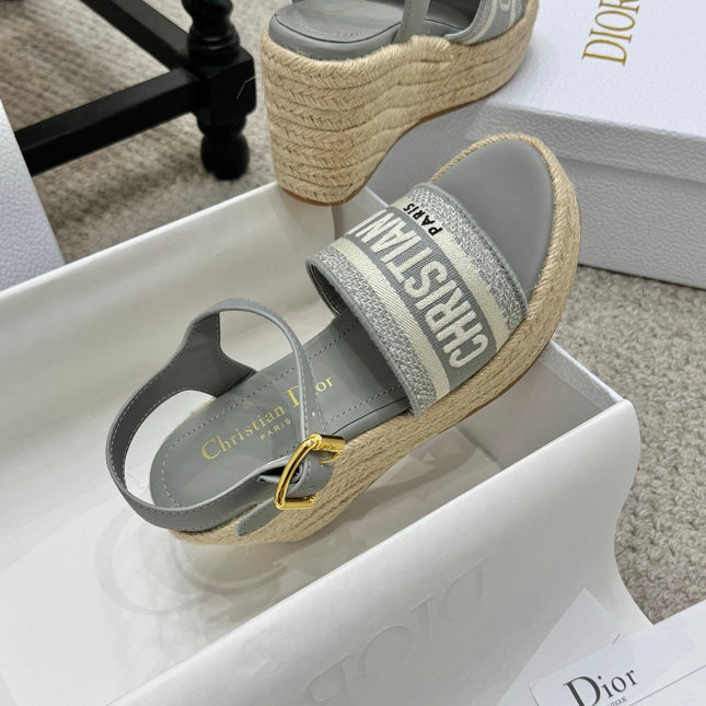 DWAY WEDGE SANDAL 25S 95MM IN GRAY EMBROIDERED COTTON RAFFIA SOLE