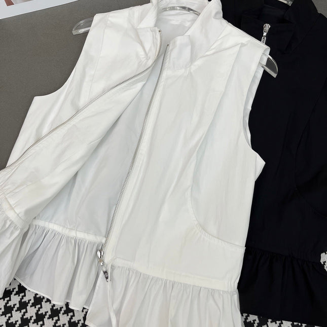 HIGH-NECK SLEEVELESS TOP WITH ZIP CLOSURE