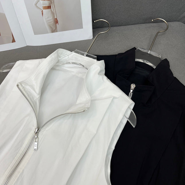 HIGH-NECK SLEEVELESS TOP WITH ZIP CLOSURE