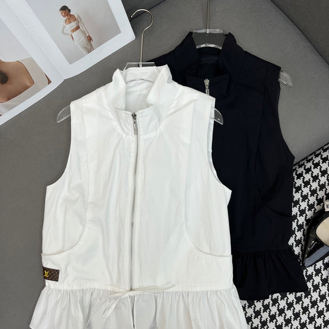 HIGH-NECK SLEEVELESS TOP WITH ZIP CLOSURE