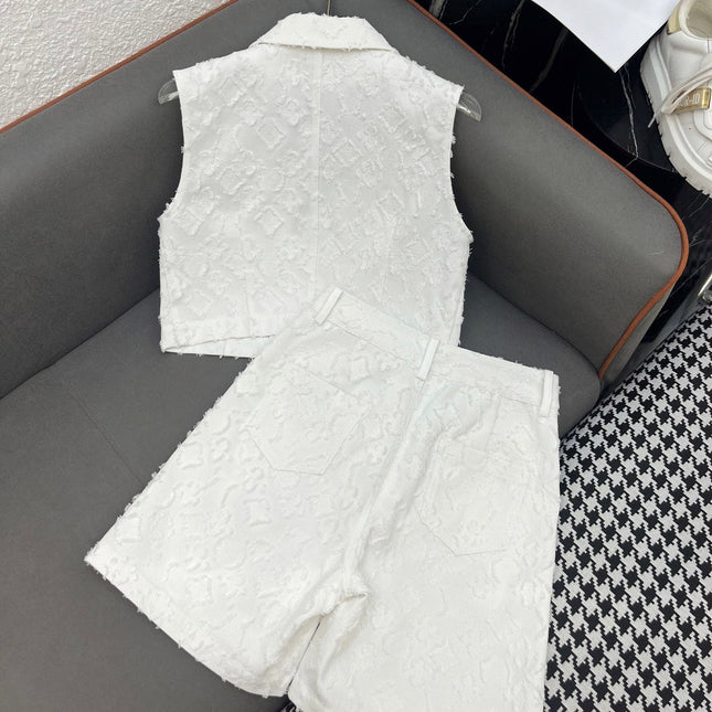 SET SLEEVELESS TOP AND SHORTS IN WHITE DENIM