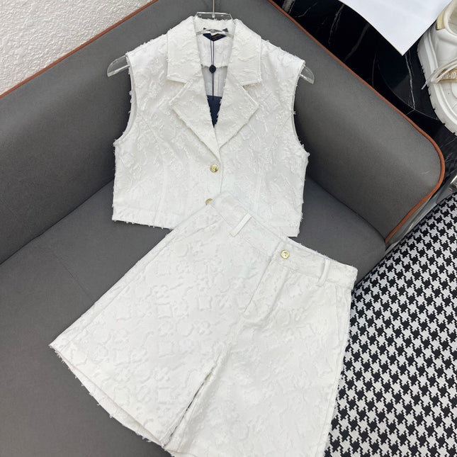 SET SLEEVELESS TOP AND SHORTS IN WHITE DENIM