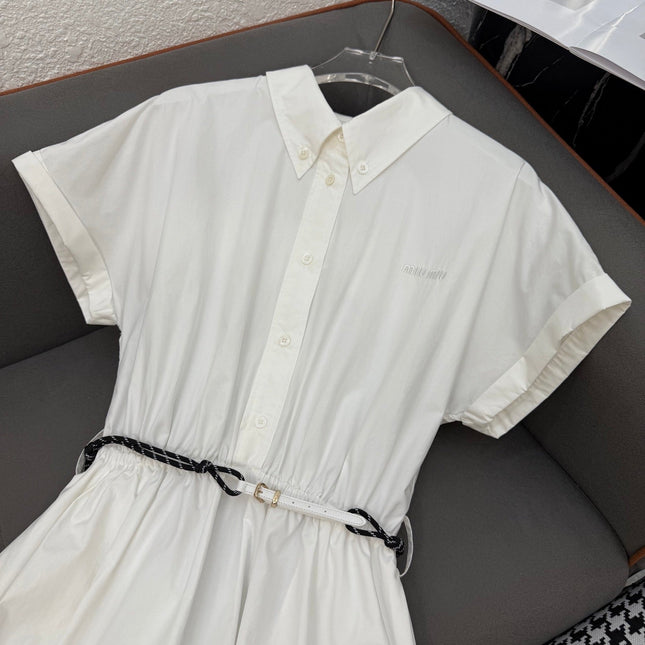 MM LONG DRESS IN WHITE TEXTURED FABRIC WITH BELT