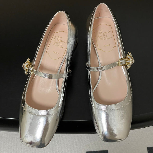 TRÈS VIVIER MARY JANE PUMPS IN SILVER PATENT CALFSKIN