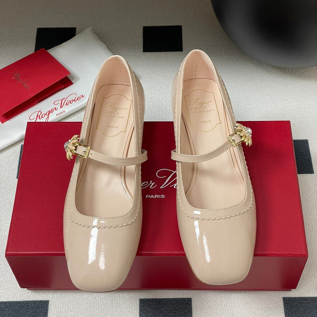 TRÈS VIVIER MARY JANE PUMPS IN BEIGE PATENT CALFSKIN