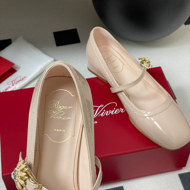 TRÈS VIVIER MARY JANE PUMPS IN BEIGE PATENT CALFSKIN