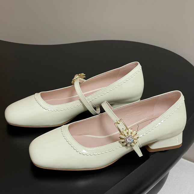TRÈS VIVIER MARY JANE PUMPS IN CREAM PATENT CALFSKIN
