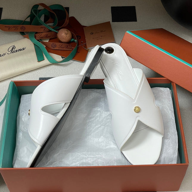 LP CLASSIC CROSS-STRAP SANDALS 25S IN WHITE LAMBSKIN