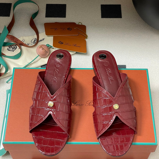 FLAT SLIPPERS IN RED CALFSKIN SNAKE EMBOSSING
