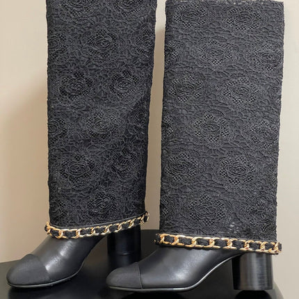 CC FLORAL BOOTS 60MM IN BLACK CALFSKIN WITH GOLD CHAIN