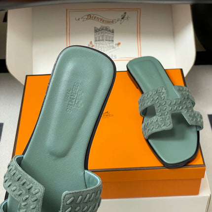 HM 25S ORAN SANDAL IN DUSTY MOSS GREEN SUEDE AND LAMBSKIN