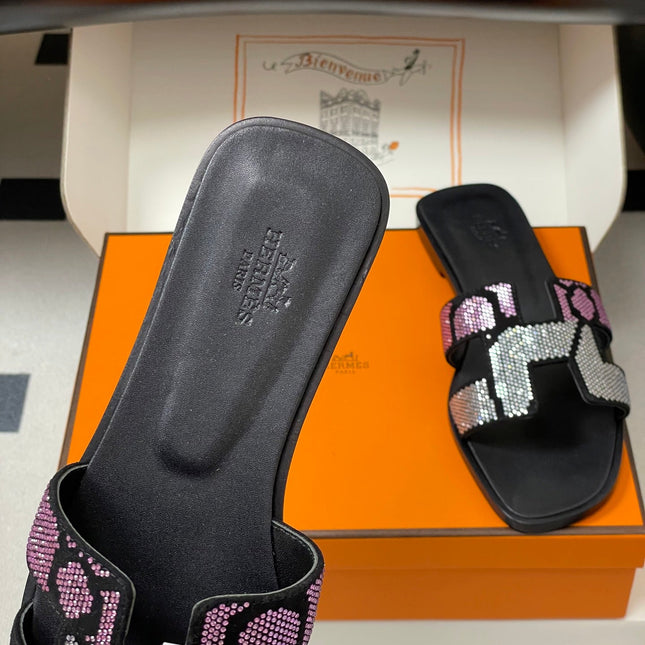 HM 25S ORAN SANDAL IN BLACK LAMBSKIN WITH WHITE MIX PINK STONE DETAILS