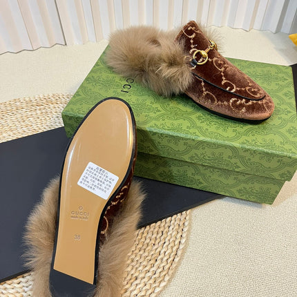 HORSEBIT MULE IN SYRUP BROWN MONOGRAM VELVET AND LAMB WOOL LINING