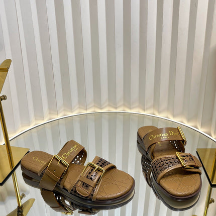 D-AVENUE SLIDES 25S IN BROWN CALFSKIN MICRO CANNAGE MOTIF