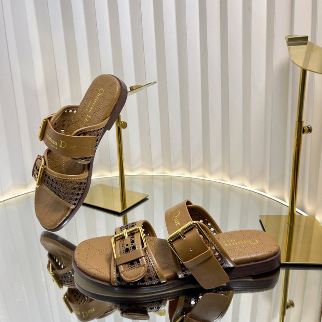 D-AVENUE SLIDES 25S IN BROWN CALFSKIN MICRO CANNAGE MOTIF